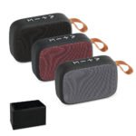 Caixa de som em ABS e tecido em poliéster com microfone e autonomia de 2h